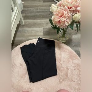 Reversible lululemon scallop leggings